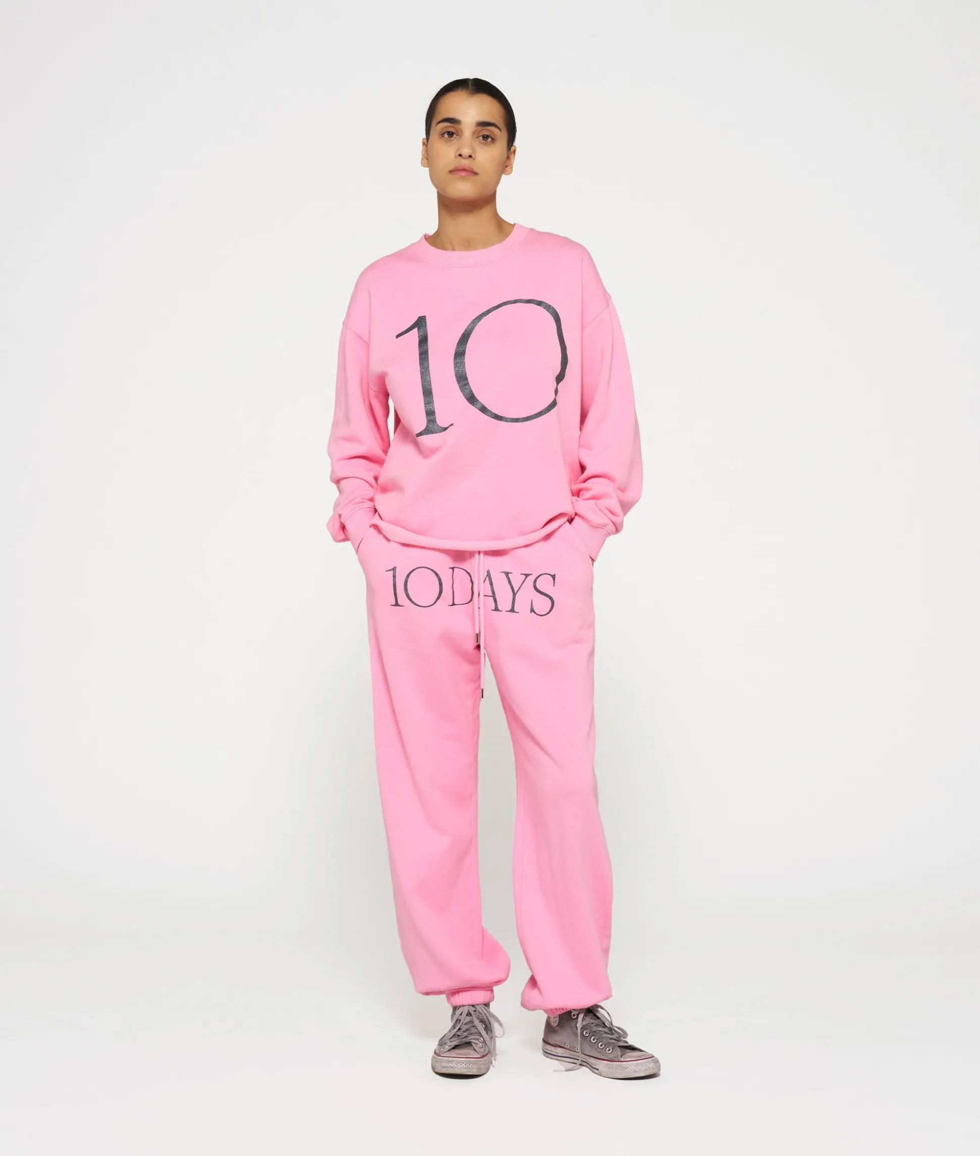 sweater logo