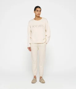 sweater logo