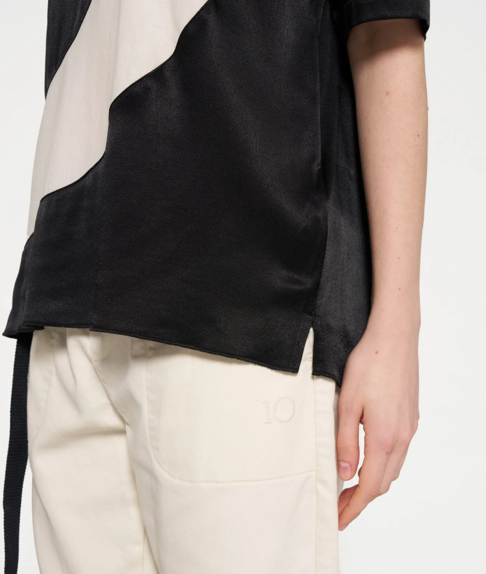 tee blouse contrast