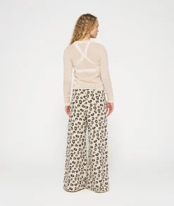 wide jogger leopard