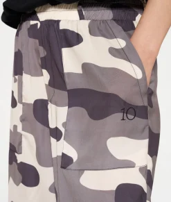 wide pants camo